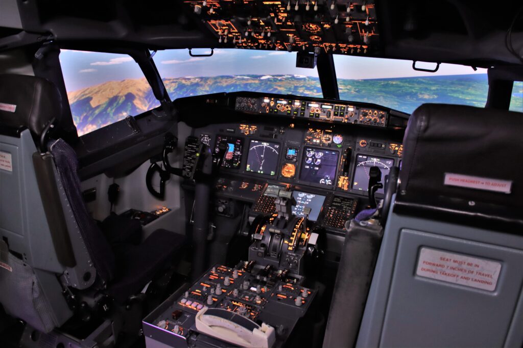 B737NG_cockpit_3